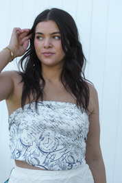 Atlas Scarf by Vaycaze – Neutral-tone, multi-way styling scarf for effortless vacation outfits. Packable and lightweight.